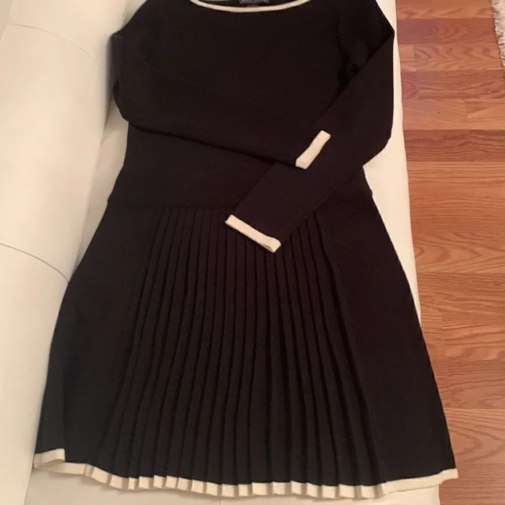 Jessica Howard Long Sleeve Pleated Front Knit Dress Size M